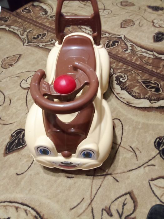 Дитяча машина в хорошому стані