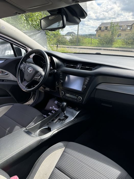 Toyota Avensis 2.0 Benzyna Automat