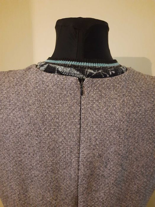 Sukienka bez rękawów