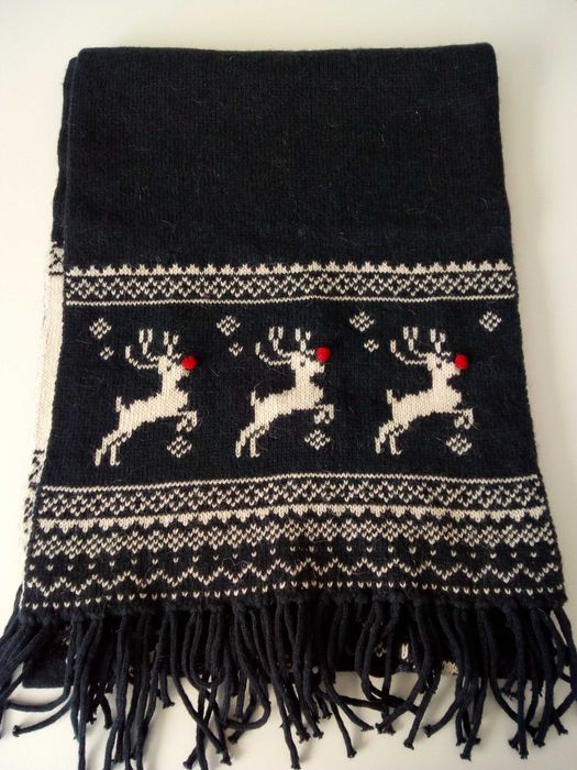 Śliczny, miły, dwustronny szalik nowy