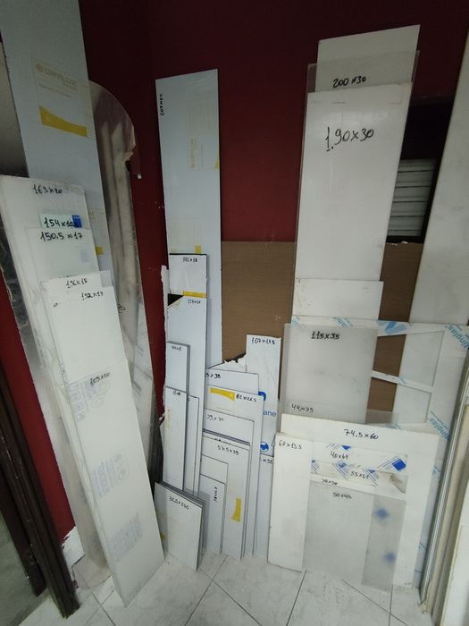 Vários acrílicos translúcidos ou foscos medidas na descrição