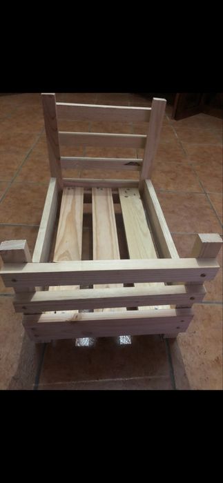 Cama em madeira para gato ou cão