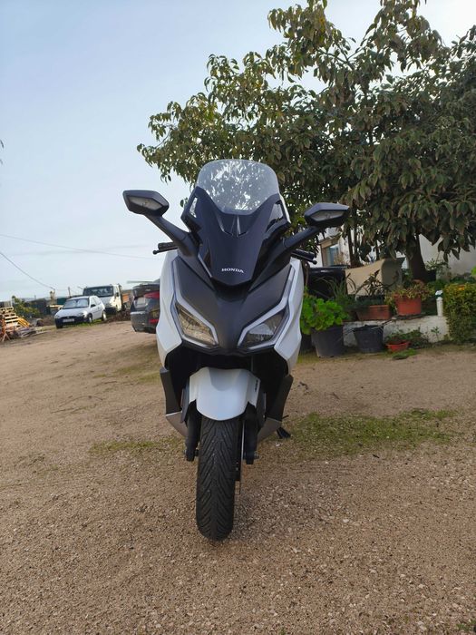 Honda Forza 350   FARO