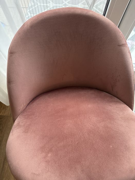 Krzesła rożowe komplet 4 sztuki