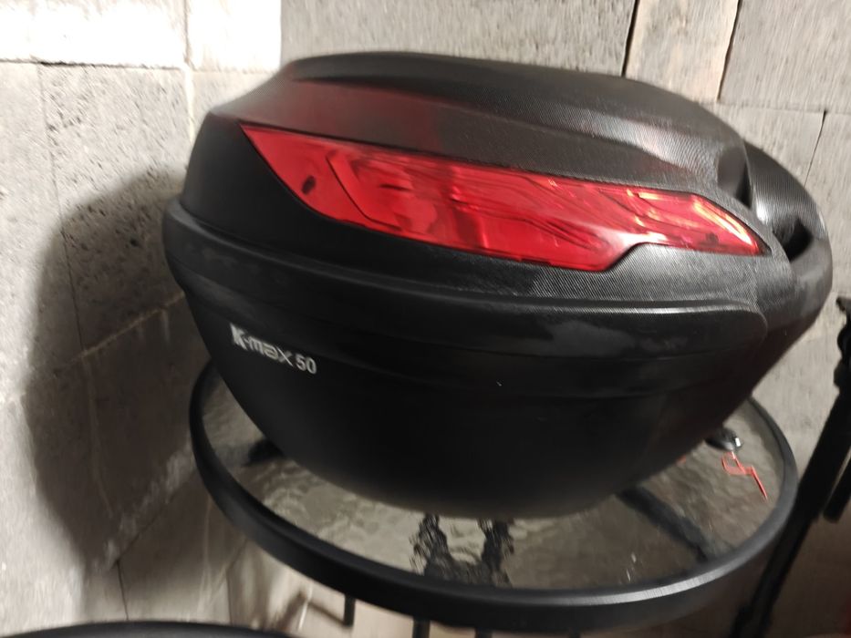 Motocyklowy kufer centralny KMAX 50L
