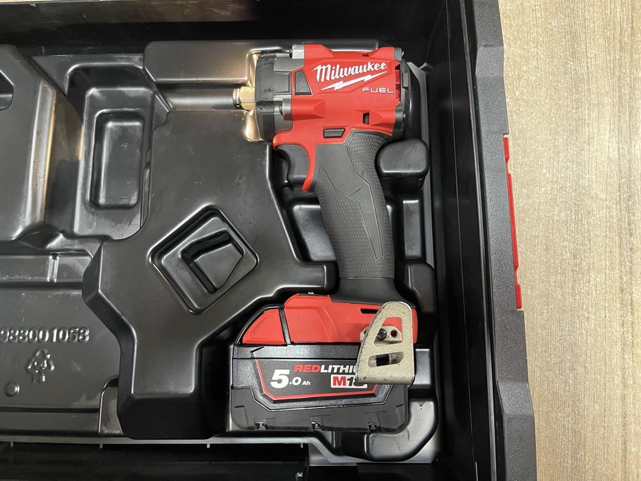 Milwaukee M18 FIW2F12 (2855-20) / гайковерт Мілвокі 339Nm 1/2
