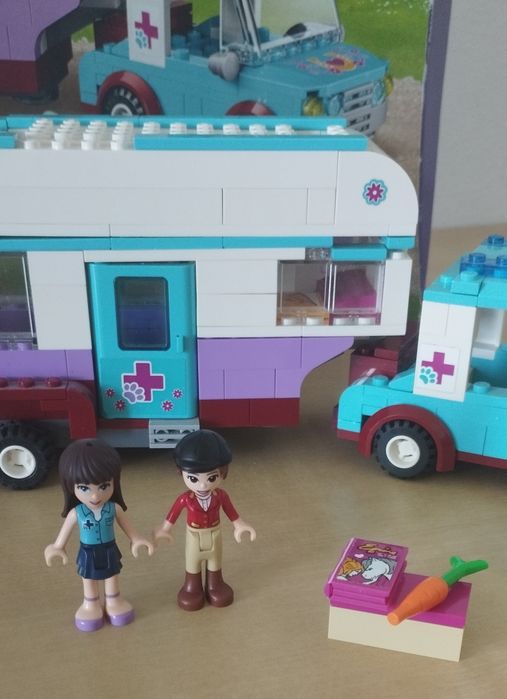 LEGO Friends 41125 Przyczepa Lecznicza dla koni