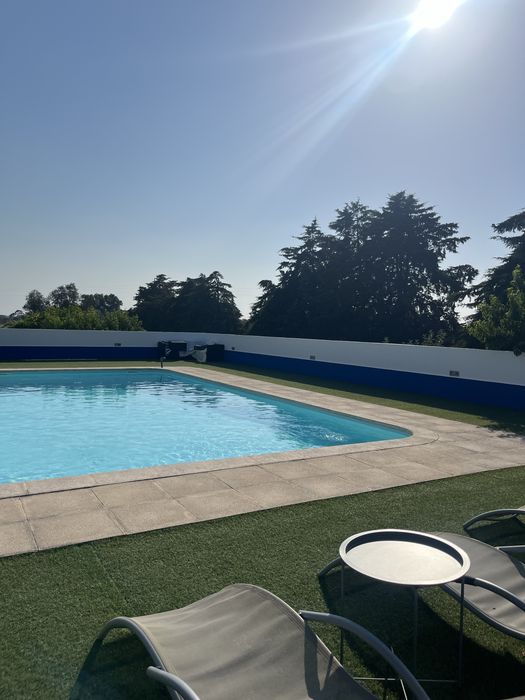 Espaço para festas/eventos com piscina + espaço interior