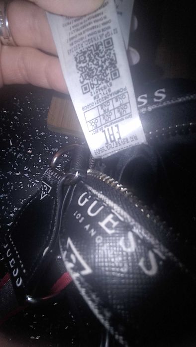 Torebka Guess , czarna , mała , elegancka .