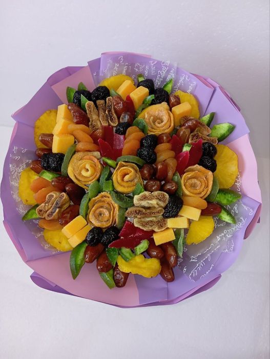 Букети із сухофруктів, цукерок.  Їстівні букети.