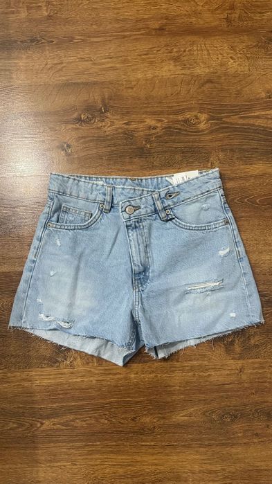 Джинсові шорти з потертостями Zara