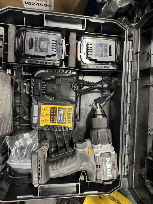 шуроповерт Ударний дриль , DEWALT McLaren DCD85M