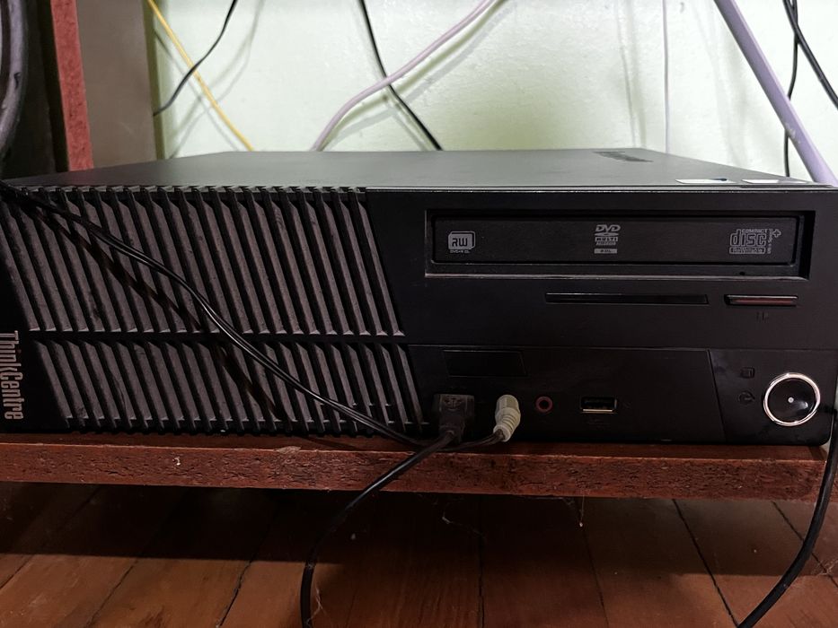 Системний блок та монітор