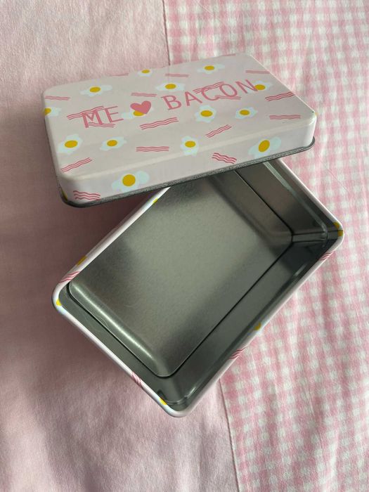 Small Tin Box424239369993605122