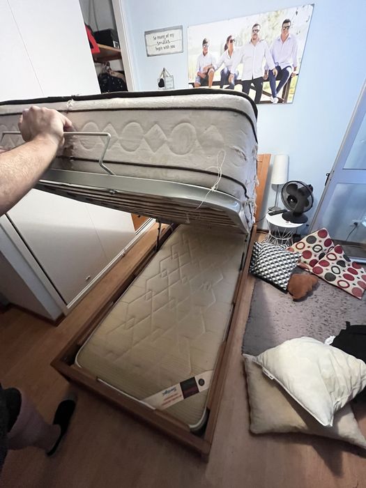 Estrado de cama + 2 colchões