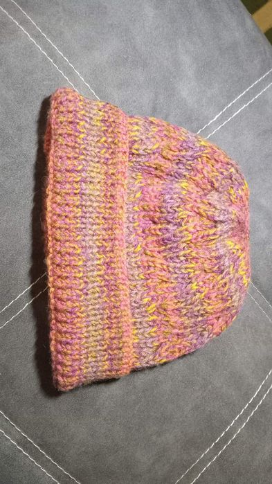 Шапки ручной работы новые, вязаные