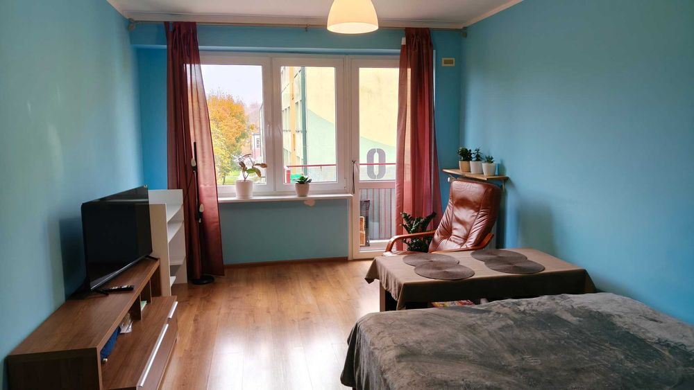 3 piętro, 2 pokoje 39 m², balkon – os. Łukasiewicza