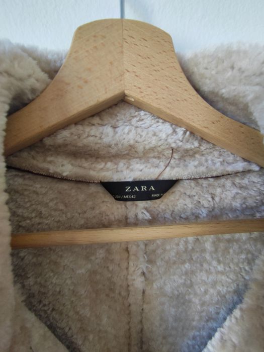 Sobretudo Zara forrado com pêlo