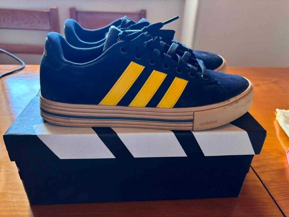 Sapatilhas Adidas Daily 4.0