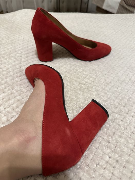 Шкіряні замшеві туфлі червоні зручні