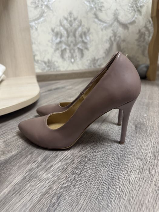 Туфлі лодочки каблук