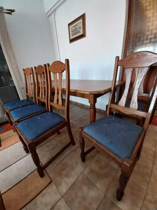 Mesa de madeira + 6 cadeiras