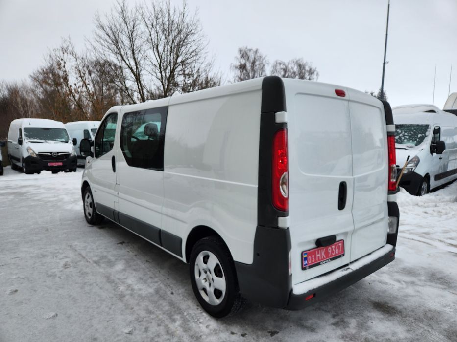 Опель Віваро 2011 рік, 2,0 дизель, 84 квт.Оригінальний вантажо-пасажир