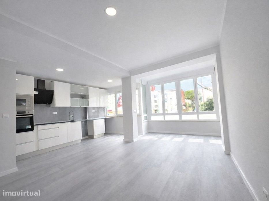Apartamento T2 totalmente remodelado, Oeiras