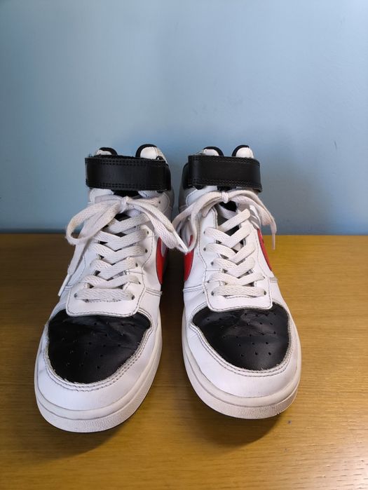 Nike tennis vermelhos