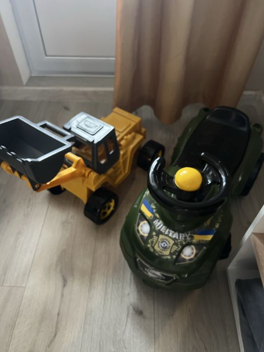 Бульдозер , великий трактор