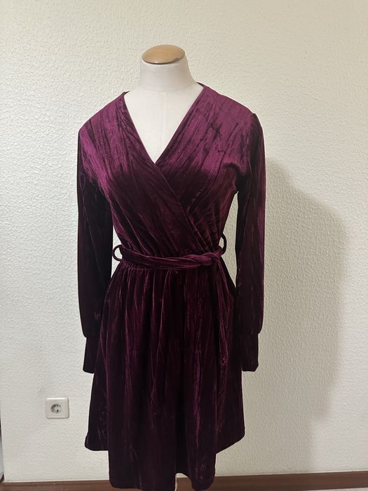 vestido veludo bordo