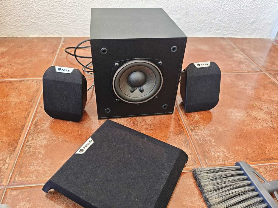 Sistema de Colunas NGS 2.1 20W – Excelente Estado