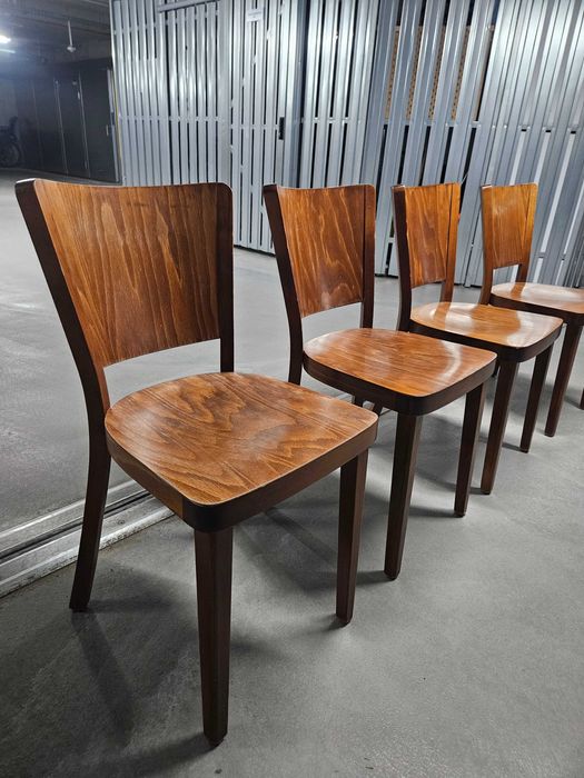 Stół drewniany z krzeslami zestaw