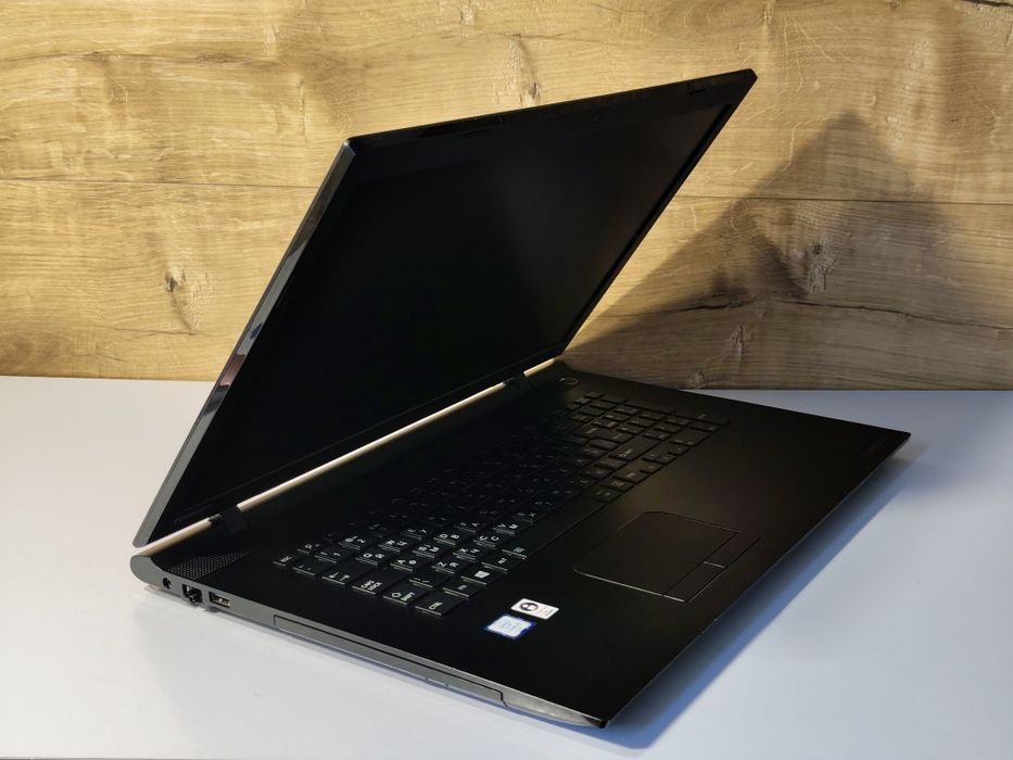 Класний ноутбук з великим 17.5 екраном/Core i5/8 ОЗП/256 SSD