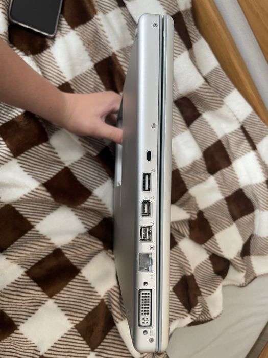 Macbook Pro early 2008