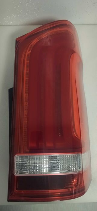 Mercedes V klasa lampa tylna prawa LED oryginał
