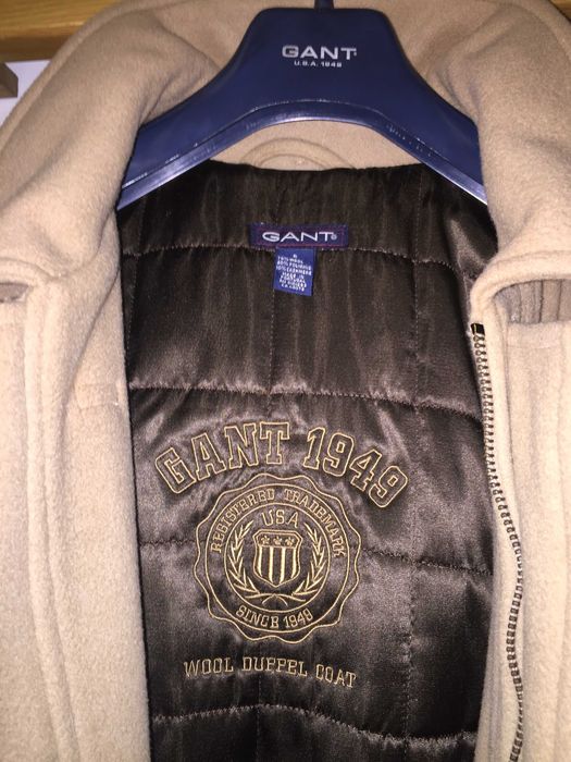 Sobretudo camel marca Gant