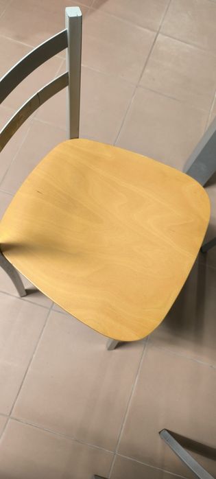 Conjunto mesa de cozinha e 4 cadeiras