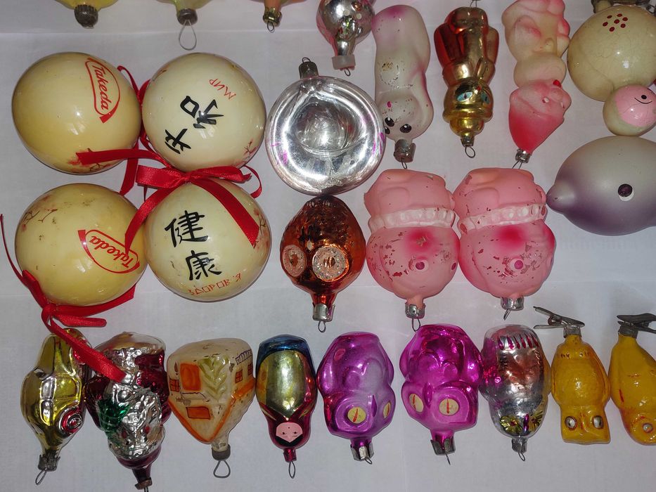 Ялинкові іграшки (елочные игрушки).