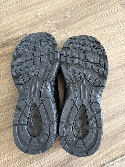 Продам  кросівки
