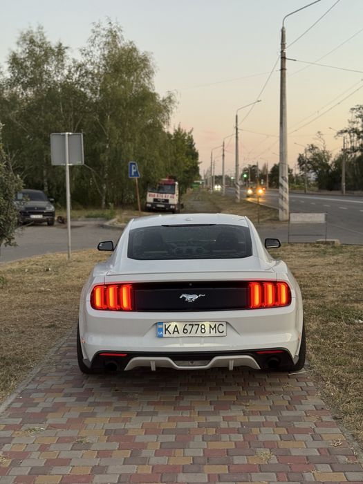 Ford Mustand / 2.3 Turbo