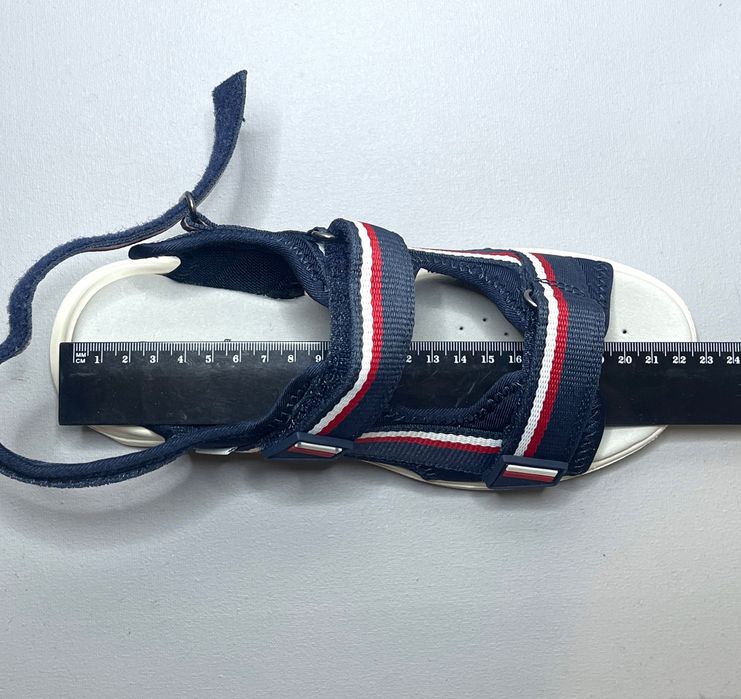 Нові сандалі Geox, 35