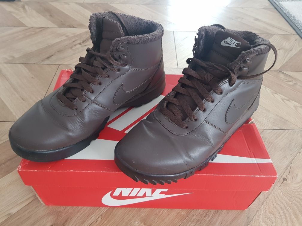 Nike store hoodland leather
