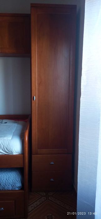 Estúdio c/2 camas + roupeiro+ Cómoda, Fantástico como Novo ótimo preço