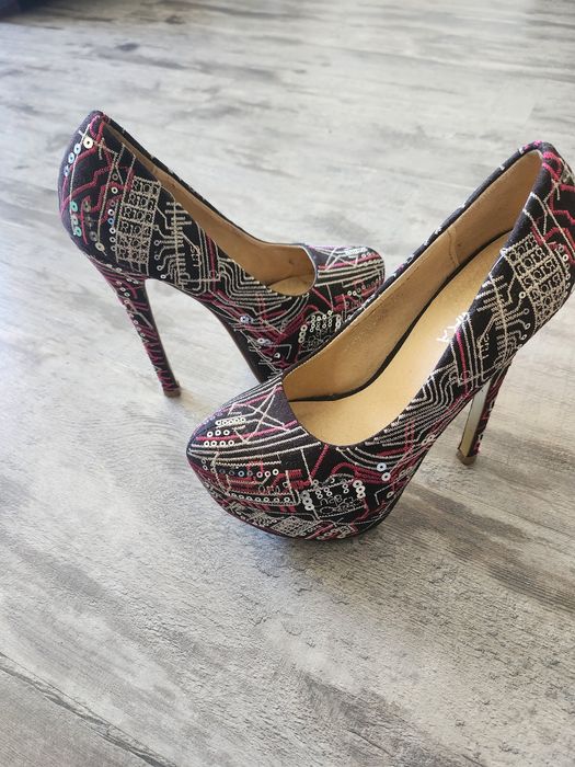 Sapatos de salto alto