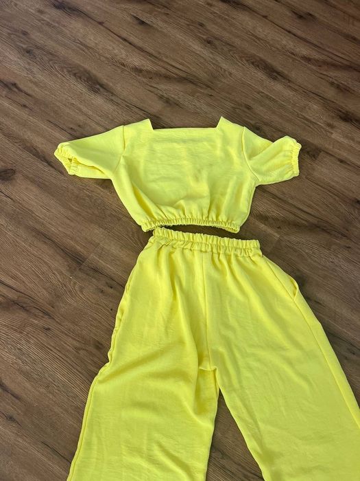 Продам костюм для дівчинки