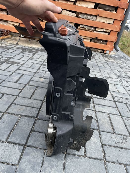 Komplety pas przedni do vw polo 6R 2013 rok