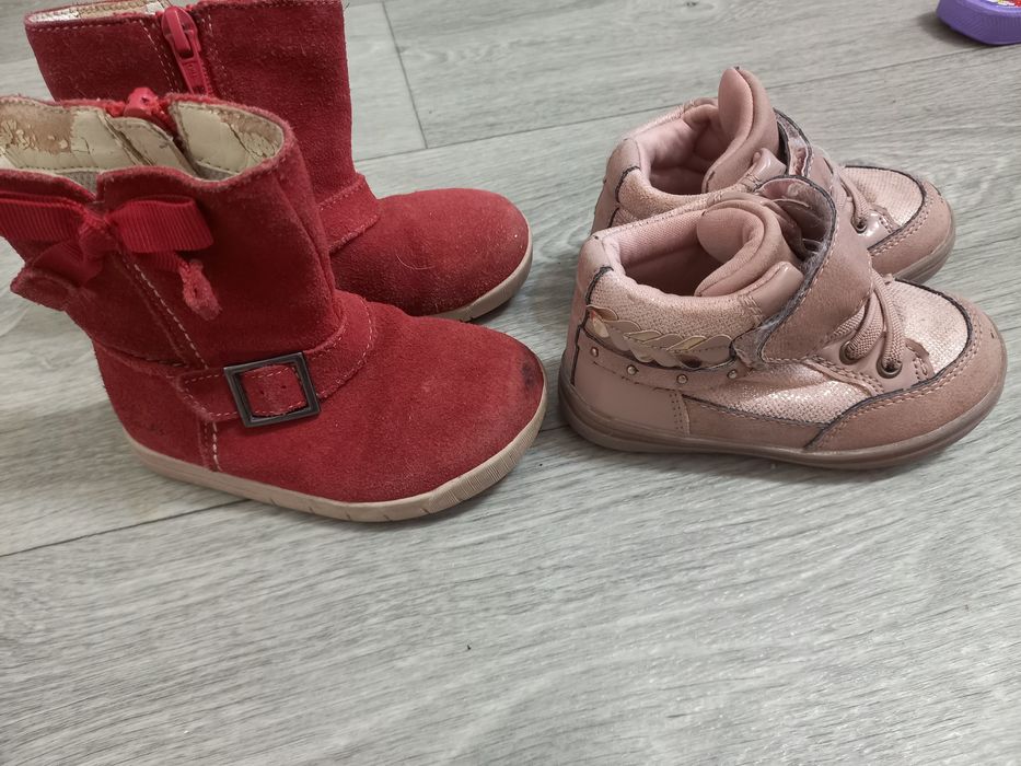 Взуття для дівчинки