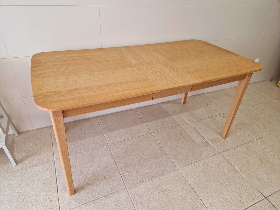 Mesa de refeição extensível