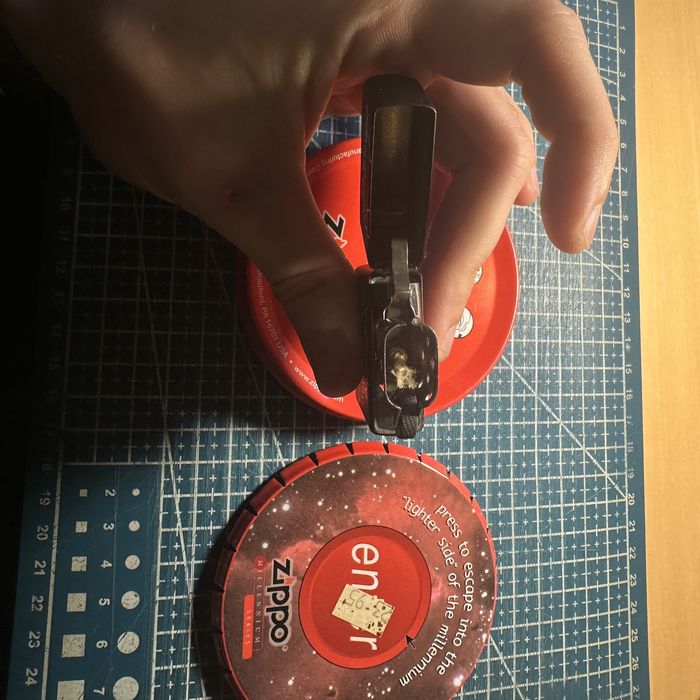 Isqueiro zippo millenium